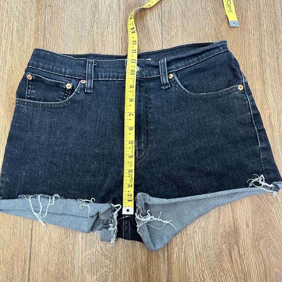 Levi's Black Denim Shorts High Rise Womens Size 30 Distressed Hem - Picture 5 of 8